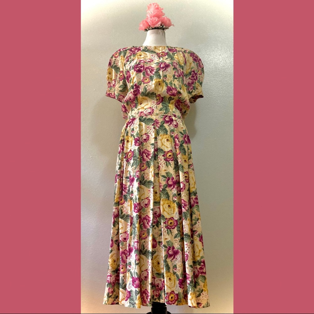 1980s Vintage Floral Rose d Dress